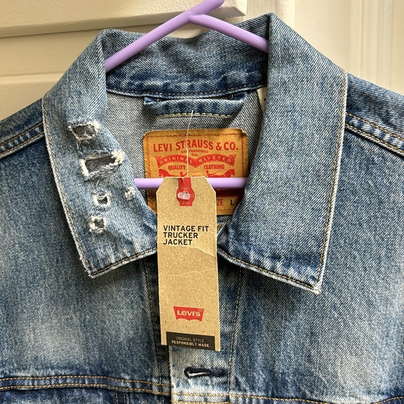 Levi’s Vintage Fit Trucker Jacket - Picture 2 of 5
